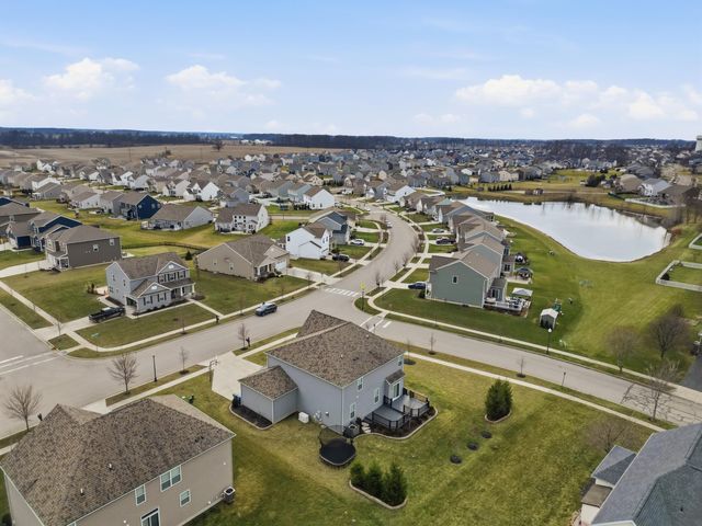 720 Weaver Ridge Drive, Marysville, OH 43040