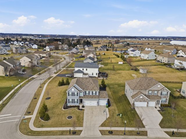 720 Weaver Ridge Drive, Marysville, OH 43040