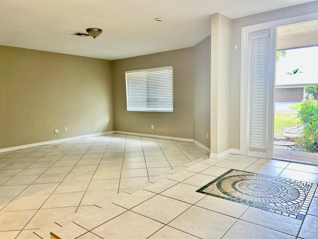 222 NW 92nd Terrace, Coral Springs, FL 33071