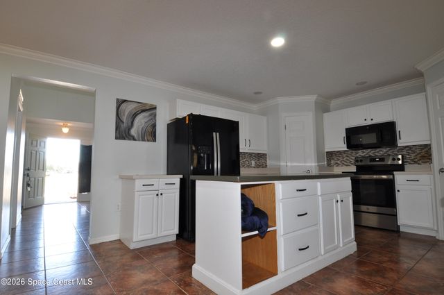 1701 Sawgrass Drive SW, Palm Bay, FL 32908