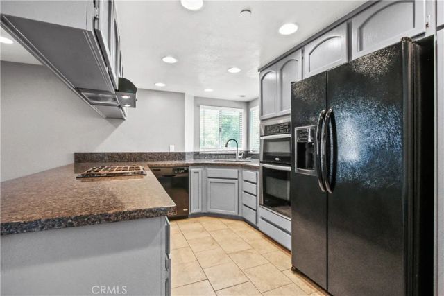 19121 Queensport A, Huntington Beach, CA 92646
