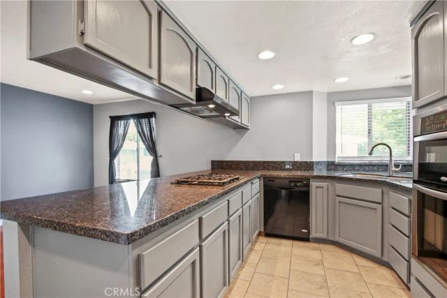 19121 Queensport A, Huntington Beach, CA 92646