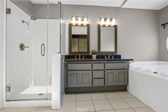 19121 Queensport A, Huntington Beach, CA 92646