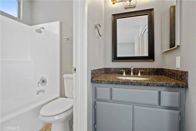 19121 Queensport A, Huntington Beach, CA 92646