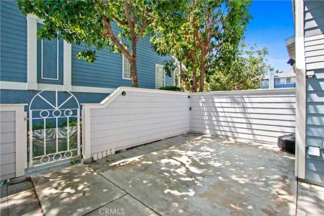 19121 Queensport A, Huntington Beach, CA 92646