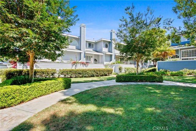 19121 Queensport A, Huntington Beach, CA 92646