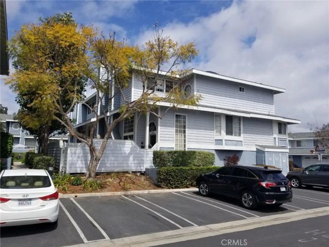 19121 Queensport A, Huntington Beach, CA 92646