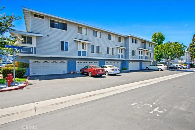 19121 Queensport A, Huntington Beach, CA 92646