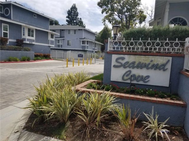 19121 Queensport A, Huntington Beach, CA 92646