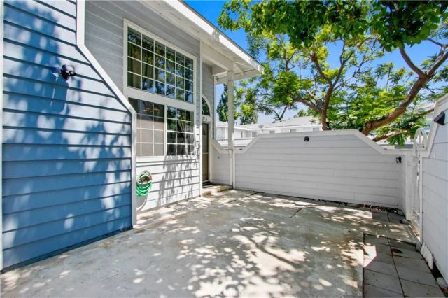 19121 Queensport A, Huntington Beach, CA 92646