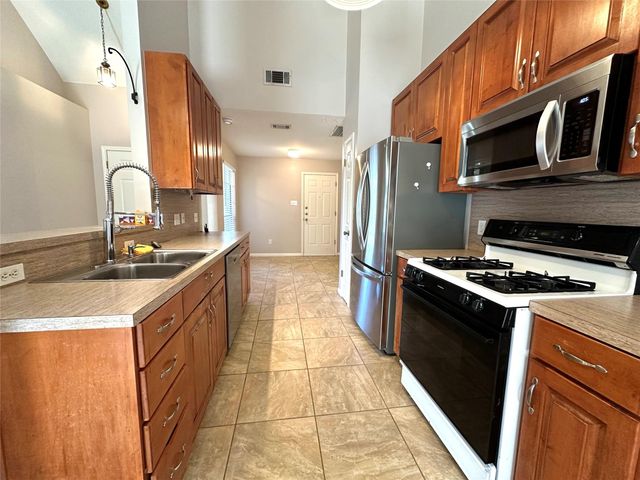7903 Tiger Eye CV, Austin, TX 78749