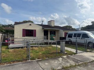 836 NW 49th St, Miami, FL 33127