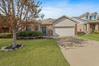 1028 Castle Top Drive, Fort Worth, TX 76052