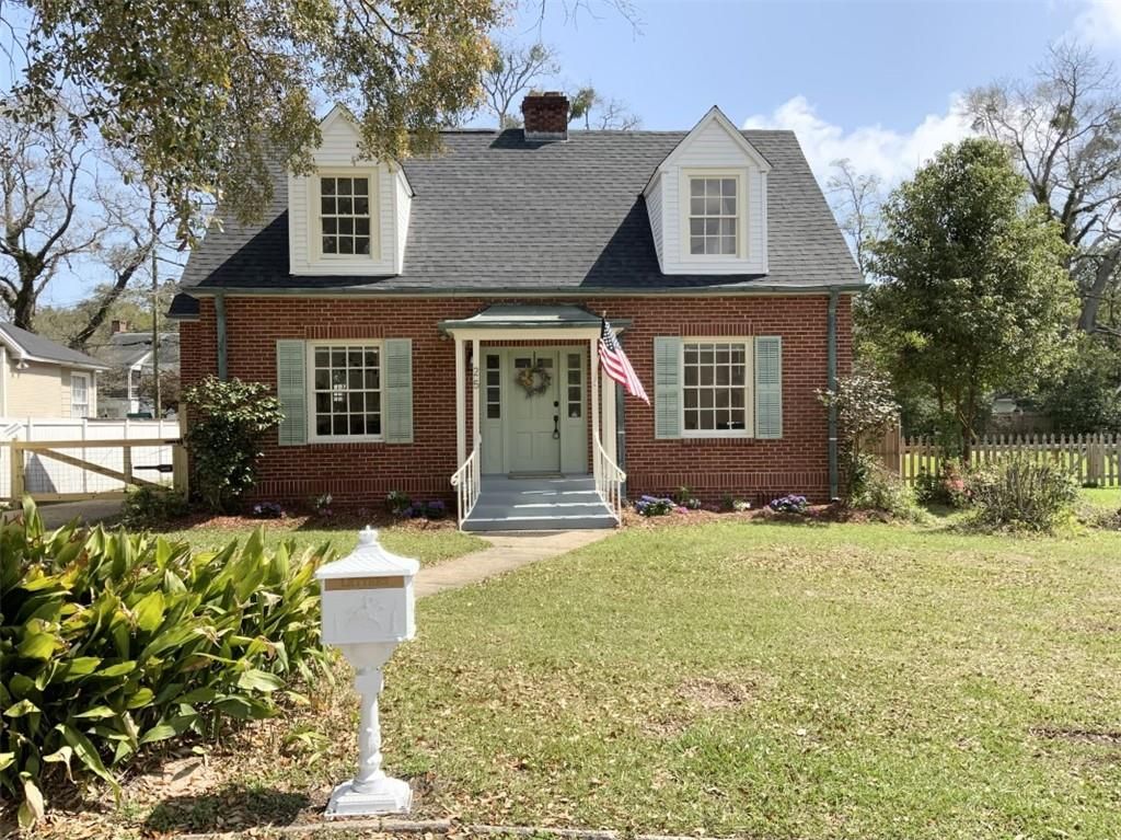 25 Benedict Place, Mobile, AL 36606