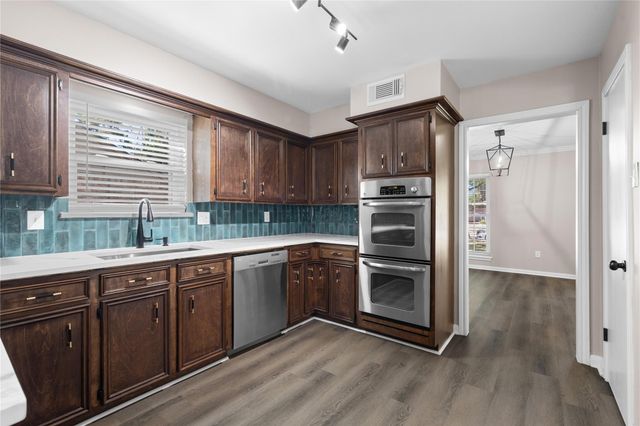 1006 Glouchester Lane, Houston, TX 77073