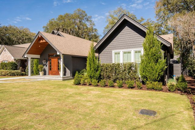 1020 S Shem Drive, Mount Pleasant, SC 29464