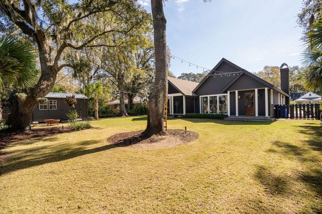 1020 S Shem Drive, Mount Pleasant, SC 29464