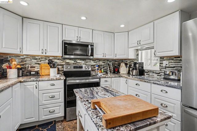 611 Riverview Pl, Bethel Island, CA 94511
