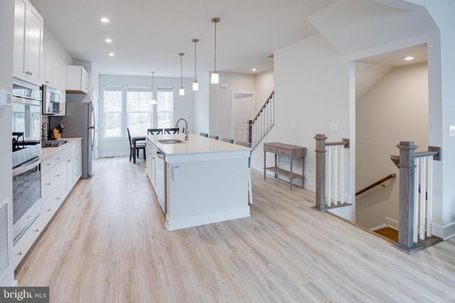 1576 MEADOWLARK GLEN RD, Dumfries, VA 22026