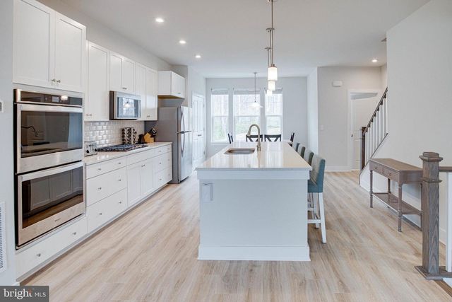 1576 MEADOWLARK GLEN RD, Dumfries, VA 22026