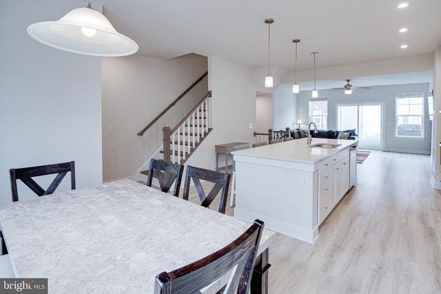 1576 MEADOWLARK GLEN RD, Dumfries, VA 22026