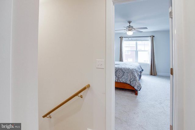 1576 MEADOWLARK GLEN RD, Dumfries, VA 22026