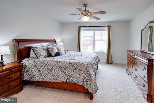 1576 MEADOWLARK GLEN RD, Dumfries, VA 22026