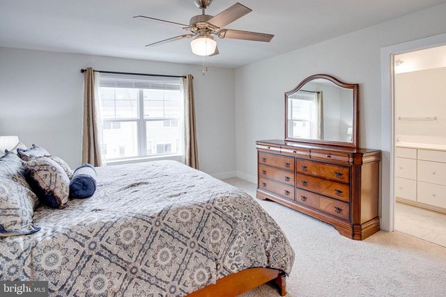 1576 MEADOWLARK GLEN RD, Dumfries, VA 22026