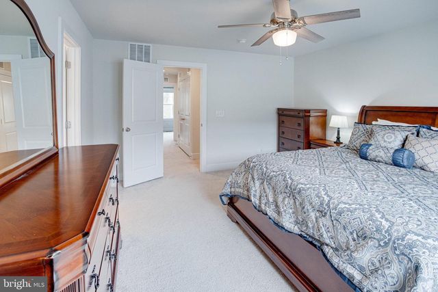 1576 MEADOWLARK GLEN RD, Dumfries, VA 22026