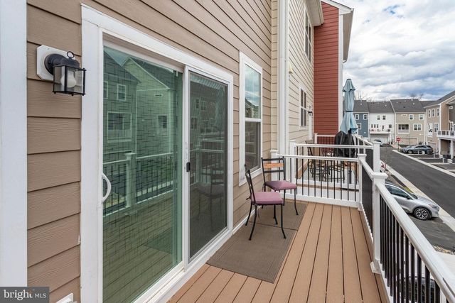 1576 MEADOWLARK GLEN RD, Dumfries, VA 22026