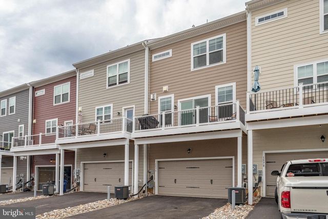 1576 MEADOWLARK GLEN RD, Dumfries, VA 22026