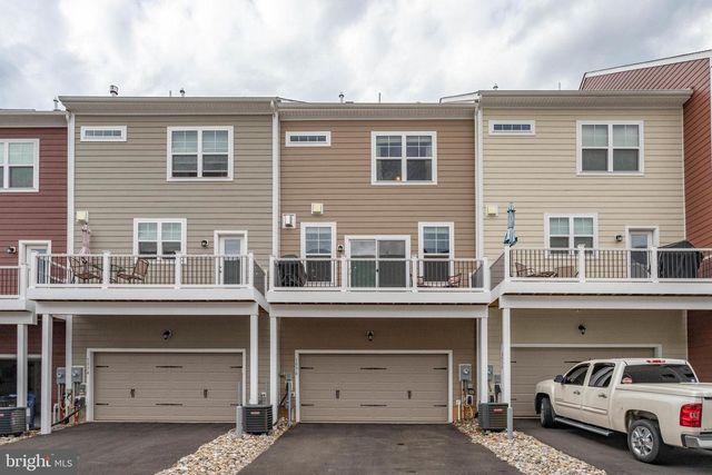 1576 MEADOWLARK GLEN RD, Dumfries, VA 22026