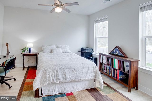 1576 MEADOWLARK GLEN RD, Dumfries, VA 22026