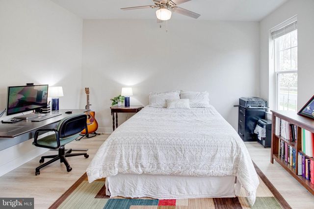 1576 MEADOWLARK GLEN RD, Dumfries, VA 22026