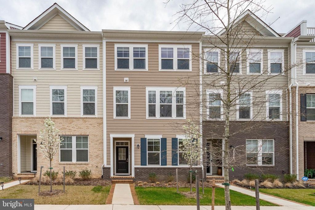 1576 MEADOWLARK GLEN RD, Dumfries, VA 22026