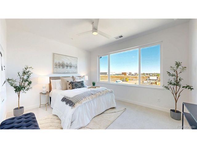 913 Edge Cir, Longmont, CO 80501