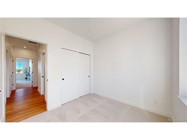 913 Edge Cir, Longmont, CO 80501