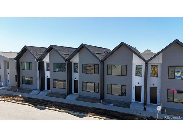 913 Edge Cir, Longmont, CO 80501
