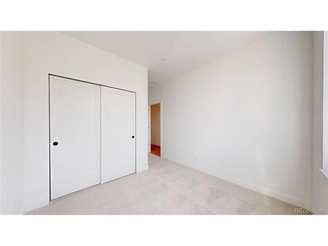 913 Edge Cir, Longmont, CO 80501
