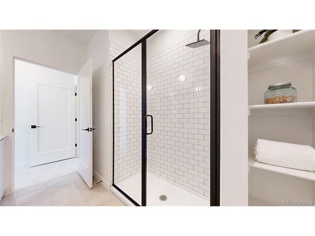 913 Edge Cir, Longmont, CO 80501
