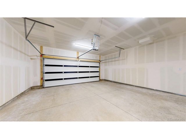 913 Edge Cir, Longmont, CO 80501