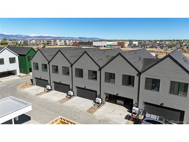 913 Edge Cir, Longmont, CO 80501
