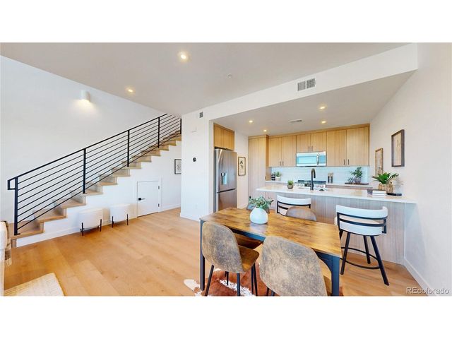 913 Edge Cir, Longmont, CO 80501