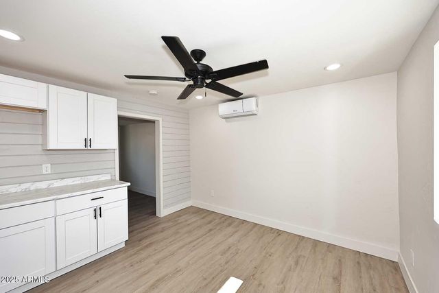 1136 E EVA Street, Phoenix, AZ 85020