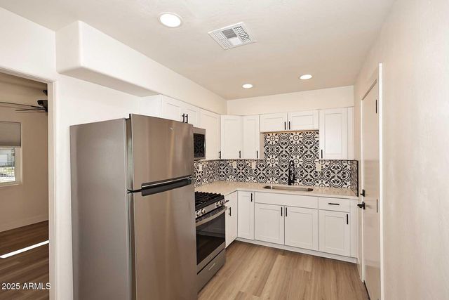 1136 E EVA Street, Phoenix, AZ 85020