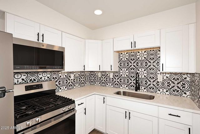 1136 E EVA Street, Phoenix, AZ 85020