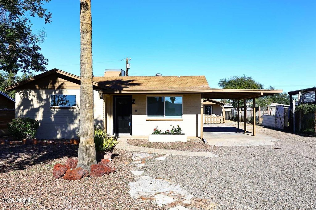 1136 E EVA Street, Phoenix, AZ 85020