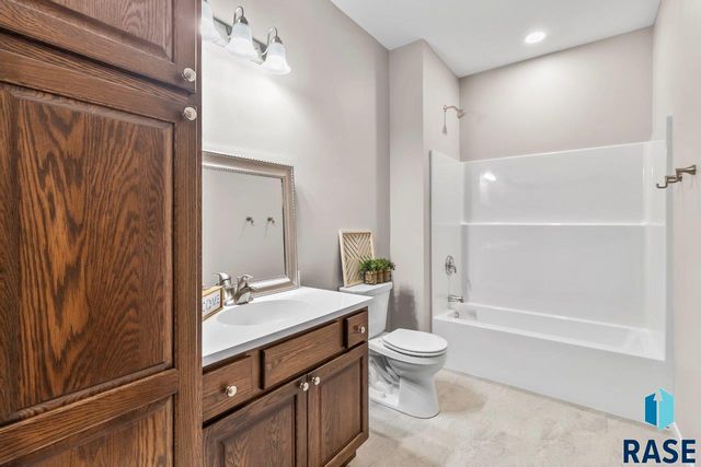 216 Ivy Ln Lane, Crooks, SD 57020