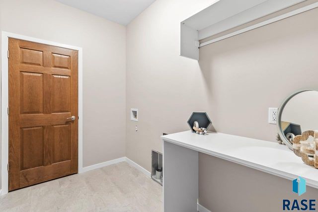 216 Ivy Ln Lane, Crooks, SD 57020