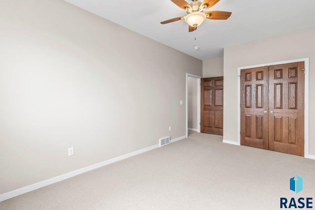 216 Ivy Ln Lane, Crooks, SD 57020